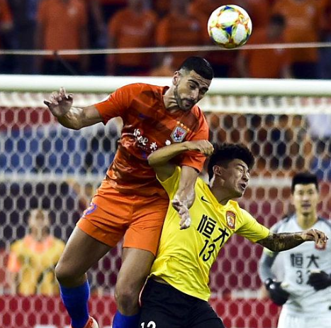 里尔冲刺阶段单刀错失，志在亚冠名次提升，气氛紧张，团队化学反应显著的简单介绍