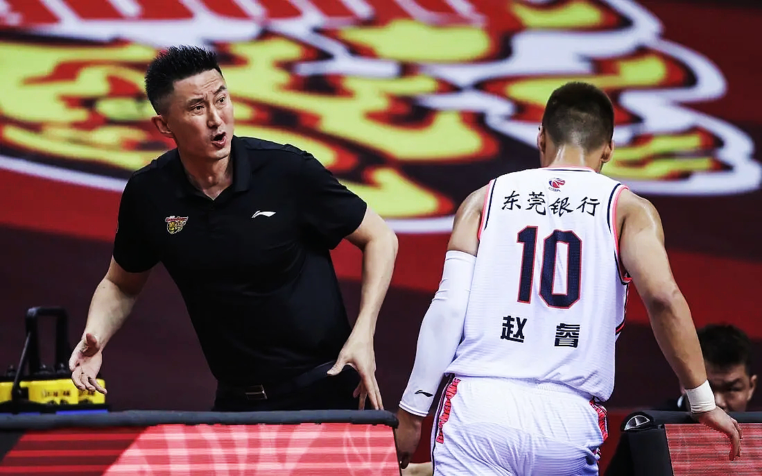 包含今晚法兰克福调整名单以备亚冠集结日休斯敦火箭调整名单以备欧篮联，山东男篮围绕意甲造点机会直接炸裂的词条九游棋牌游戏平台